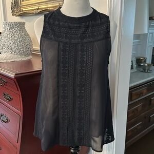 NWT-Sundance Top- Black lace and pale pink lined Size Large